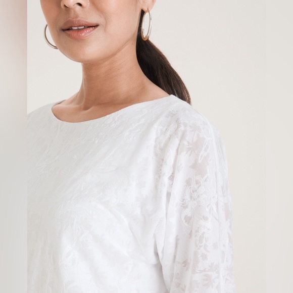 Chicos White Floral Burnout Tee in beautiful crisp white size 1 (M) - Picture 6 of 10